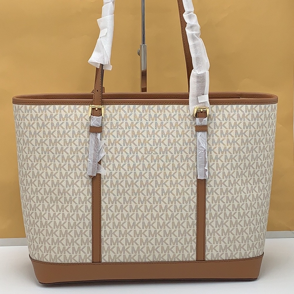 MICHAEL KORS VANILLA SIGNATURE COLOR JET SET TRAVEL LARGE LOGO TOTE BAG - Picture 6 of 15